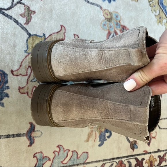 Cliff Tan Suede Chelsea Boots - Picture 4 of 6
